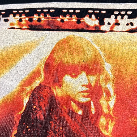Taylor Swift Red Tour Shirt - Picture 2 of 5